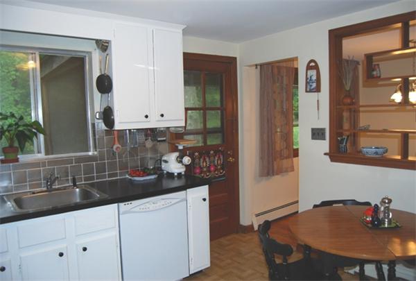 8 Skyview Road Lexington, MA 02420 - Photo 9 of 16 Gallery Image 9