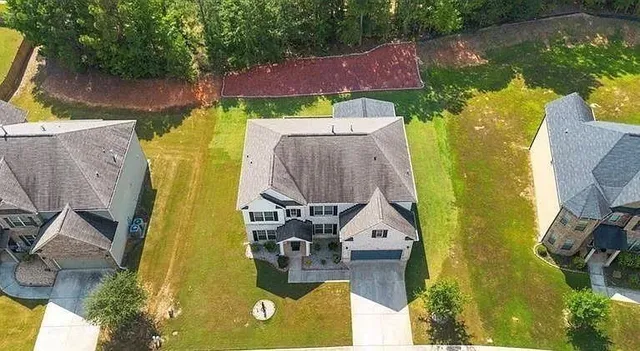 a view of a tennis court