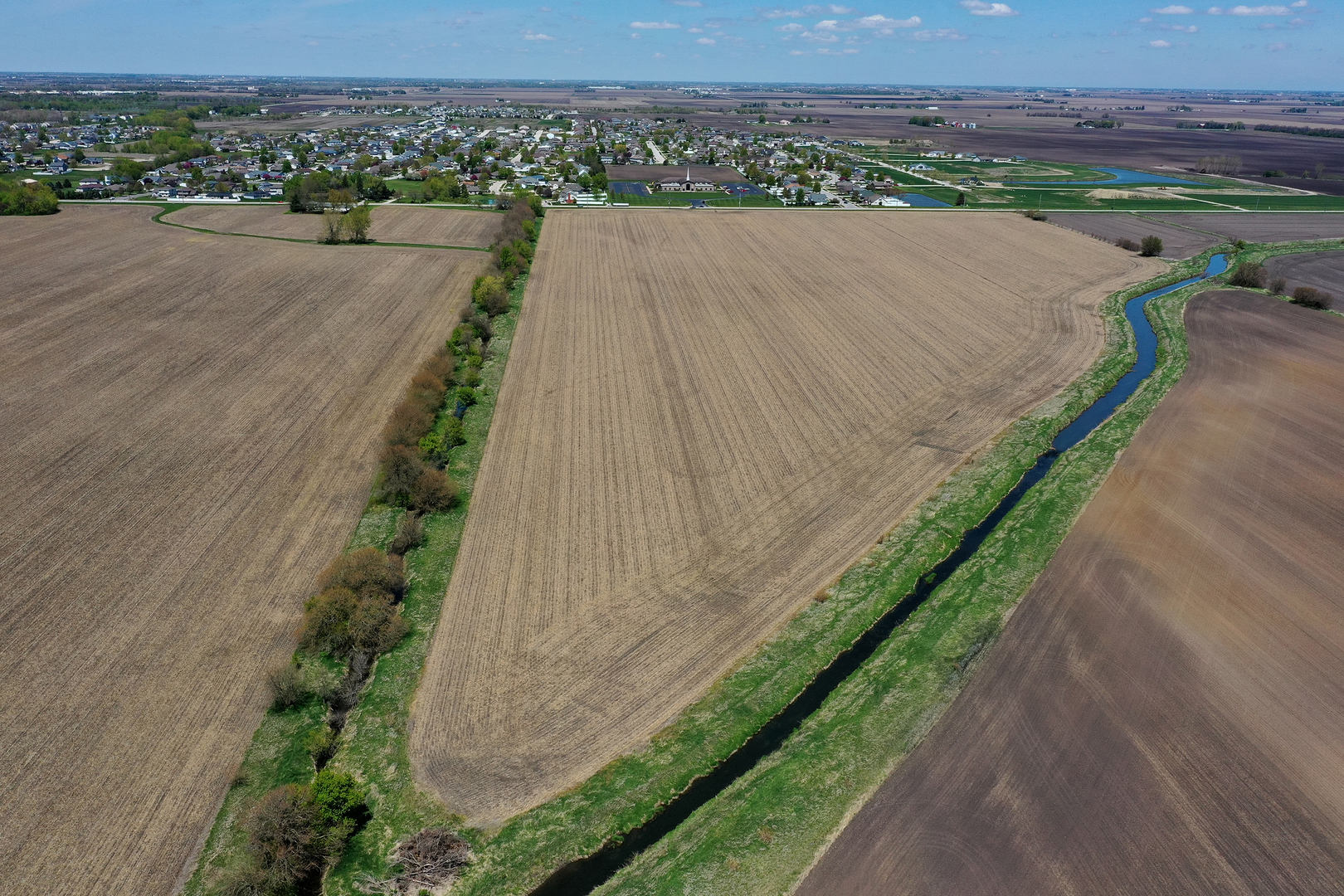 Sec 22 Twp 31 R 12e Bourbonnais, IL 60914 - Photo 3 of 14 a view of a city street with a yard