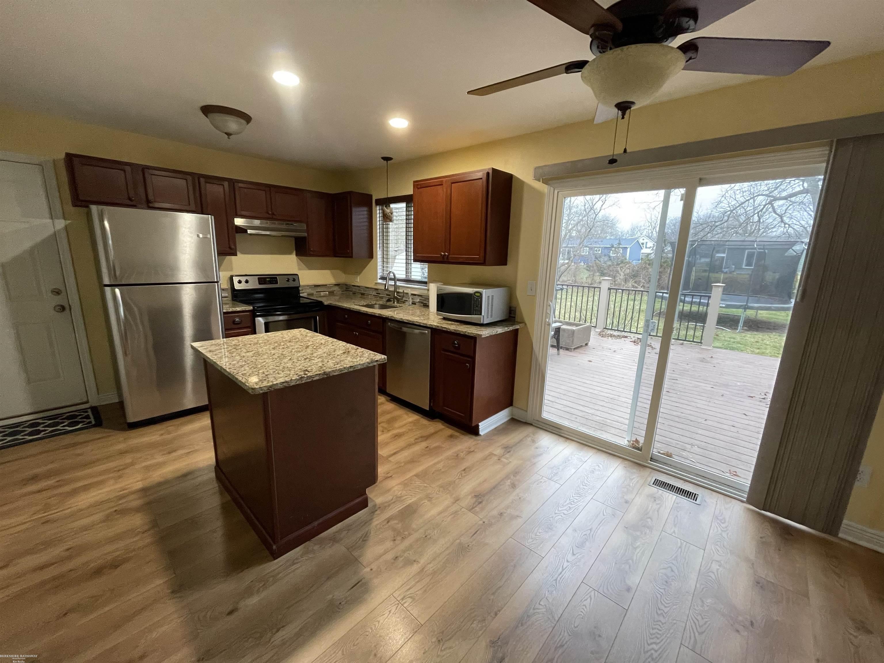 243 Clinton Street Romeo, MI 48065 - Photo 6 of 24