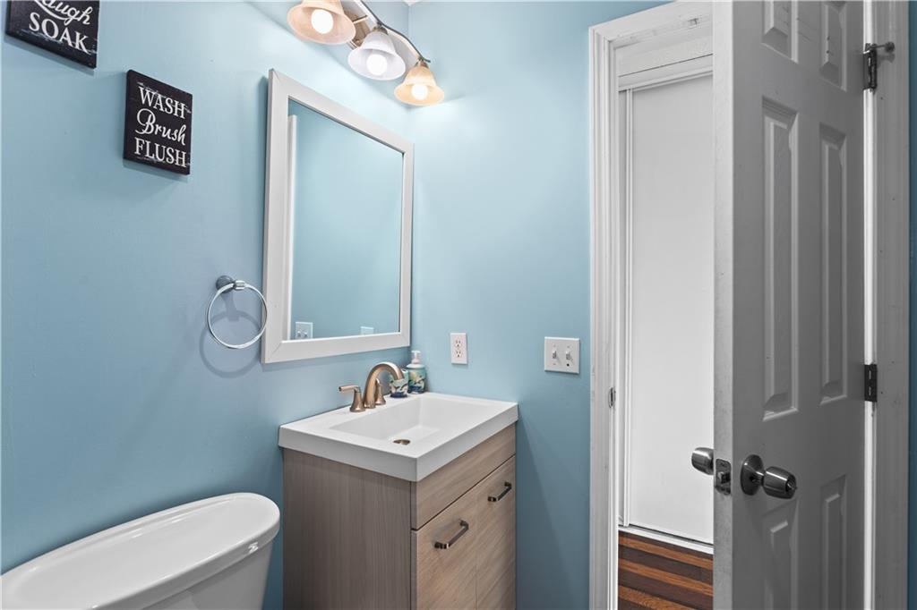 6715 Colchester Place Northwest Norcross, GA 30093 - Photo 8 of 48