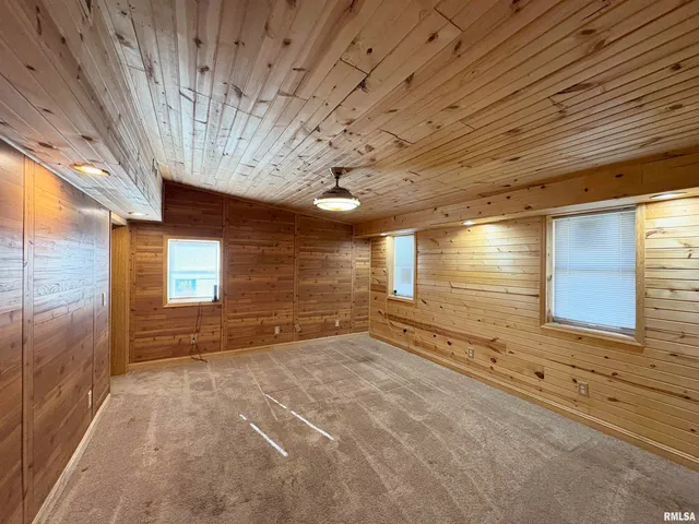 $109,900 | 3021 North Mission Road, Peoria, IL 61604