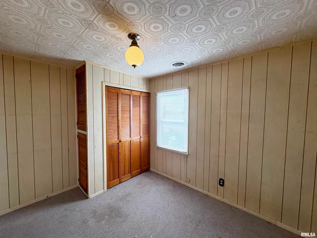 $109,900 | 3021 North Mission Road, Peoria, IL 61604