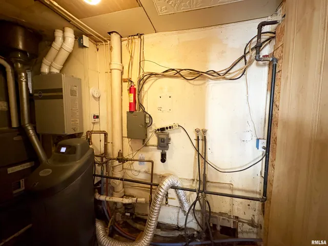 $109,900 | 3021 North Mission Road, Peoria, IL 61604