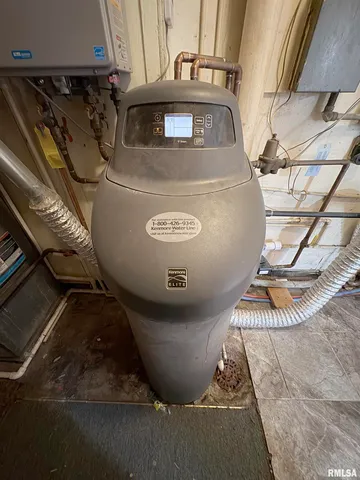 $109,900 | 3021 North Mission Road, Peoria, IL 61604