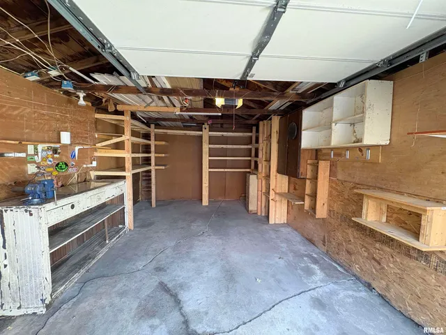 $109,900 | 3021 North Mission Road, Peoria, IL 61604