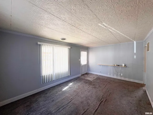 $109,900 | 3021 North Mission Road, Peoria, IL 61604