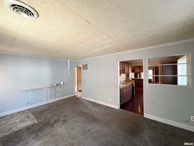 $109,900 | 3021 North Mission Road, Peoria, IL 61604