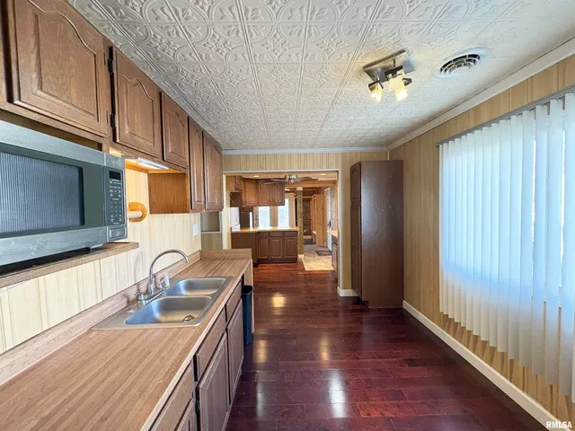 $109,900 | 3021 North Mission Road, Peoria, IL 61604