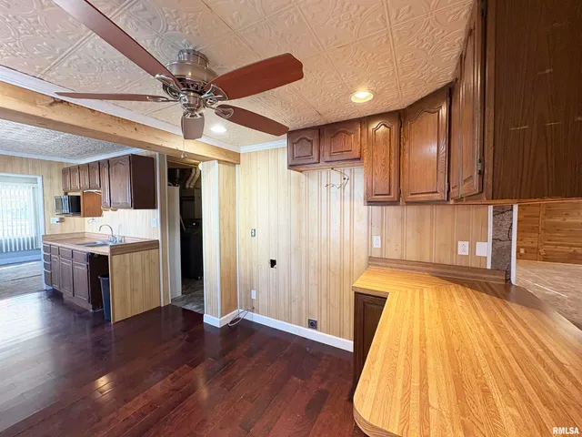 $109,900 | 3021 North Mission Road, Peoria, IL 61604