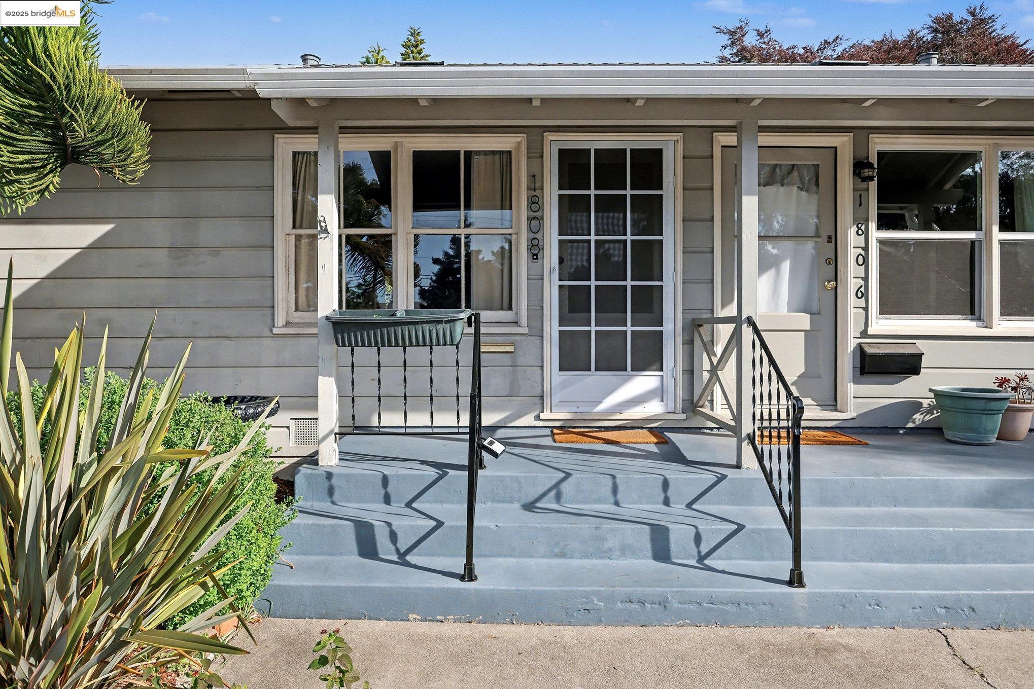 1808 Main Street Alameda, CA 94501 - Photo 4 of 18 a view of a house with patio