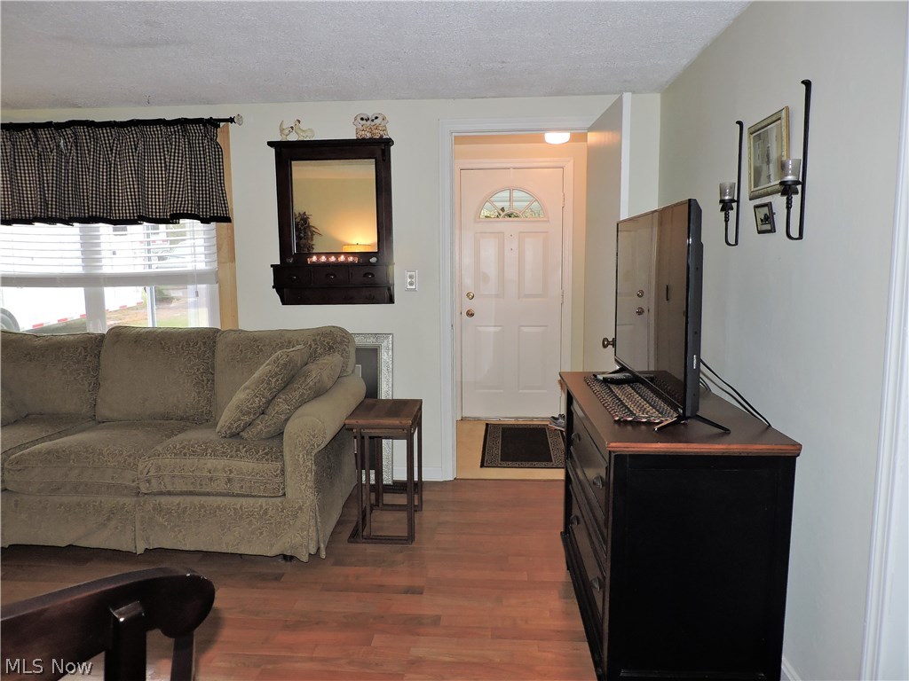 37798 Butternut Ridge Road North Ridgeville, OH 44039 - Photo 12 of 17 Living Room & Foyer with a door to separate