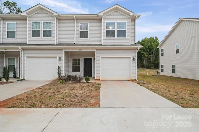 $1,700 | 916 South Battleground Avenue, Unit 4, Kings Mountain, NC 28086