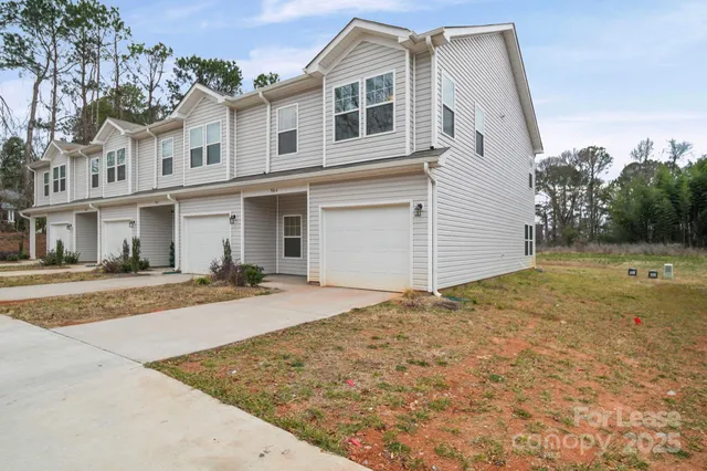 $1,700 | 916 South Battleground Avenue, Unit 4, Kings Mountain, NC 28086