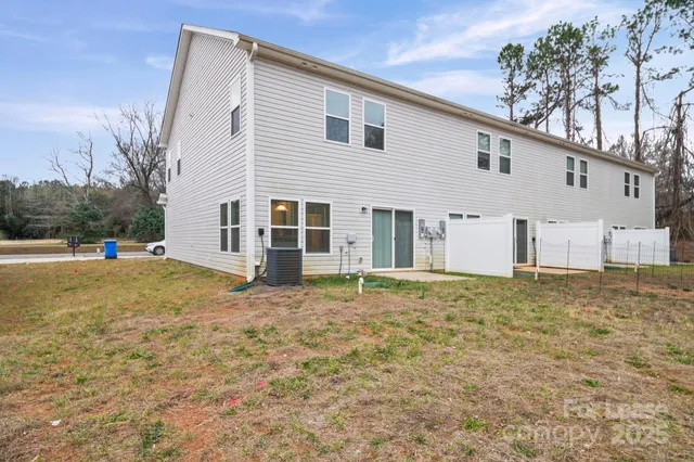 $1,700 | 916 South Battleground Avenue, Unit 4, Kings Mountain, NC 28086