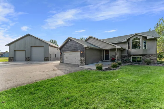 $478,000 | 14941 283rd Lane, Zimmerman, MN 55398
