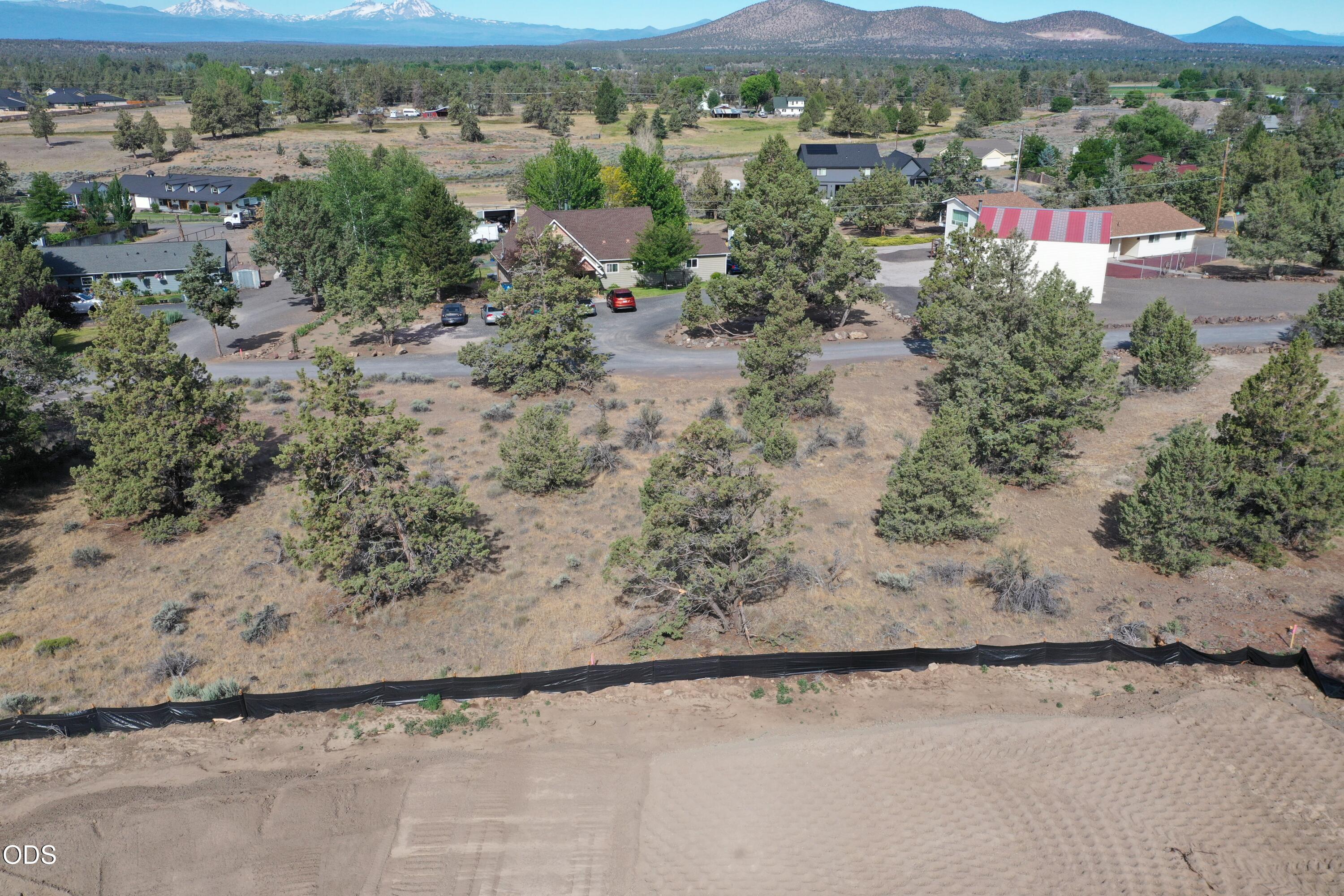 3288 Southwest 46th Street Redmond, OR 97756 - Photo 6 of 17