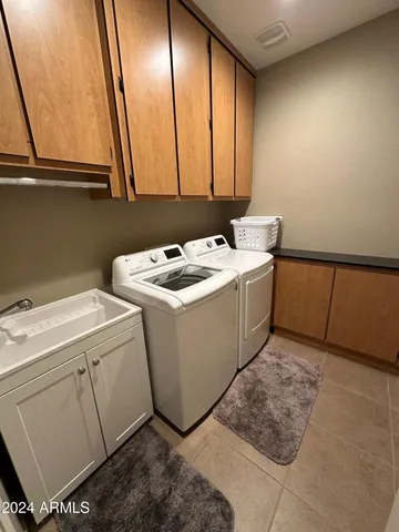 a view of a hallway with closet