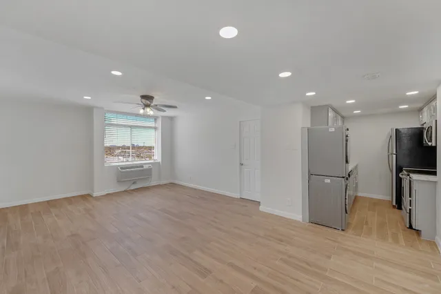 $125,000 | 7520 Hornwood Drive, Unit 704, Houston, TX 77036