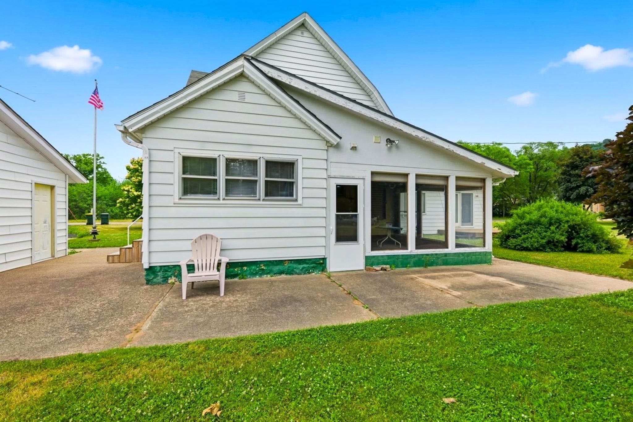 106 South 7th Street Avoca, WI 53506 - Photo 9 of 56
