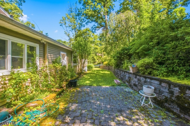 139 Mohawk Trail Wayne, NJ 07470 - Photo 23 of 26