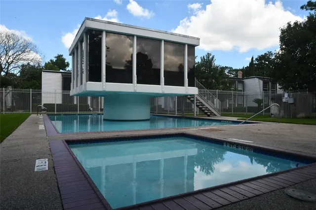 $1,850 | 10203 Beekman Pl Drive, Houston, TX 77043