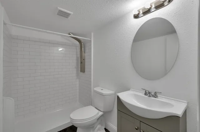 $1,850 | 10203 Beekman Pl Drive, Houston, TX 77043