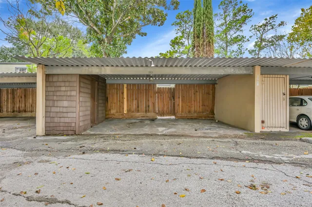 $1,850 | 10203 Beekman Pl Drive, Houston, TX 77043