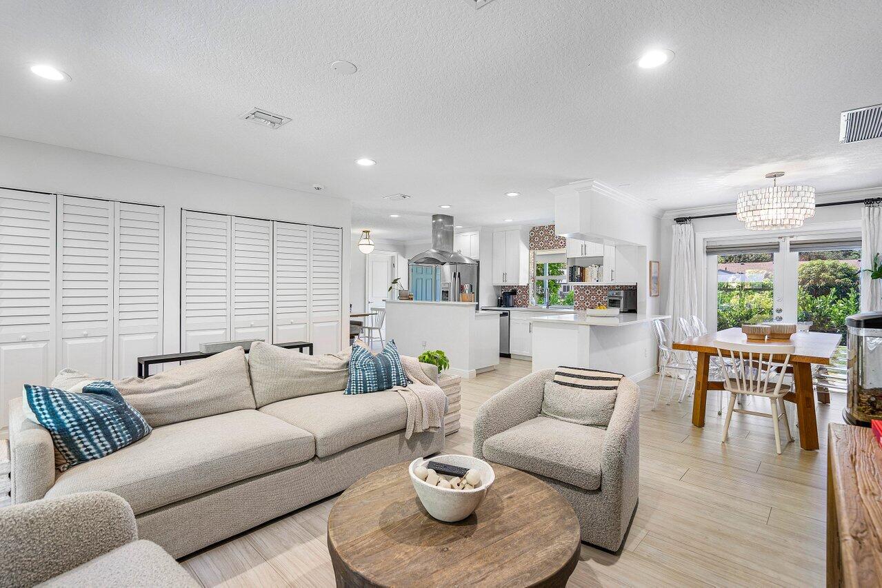 2618 Northwest 32nd Street Boca Raton, FL 33434 - Photo 10 of 21 Family Room