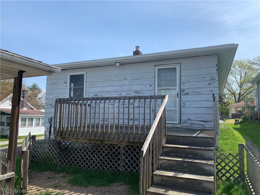 406 Stanley Road Akron, OH 44312 - Photo 3 of 20
