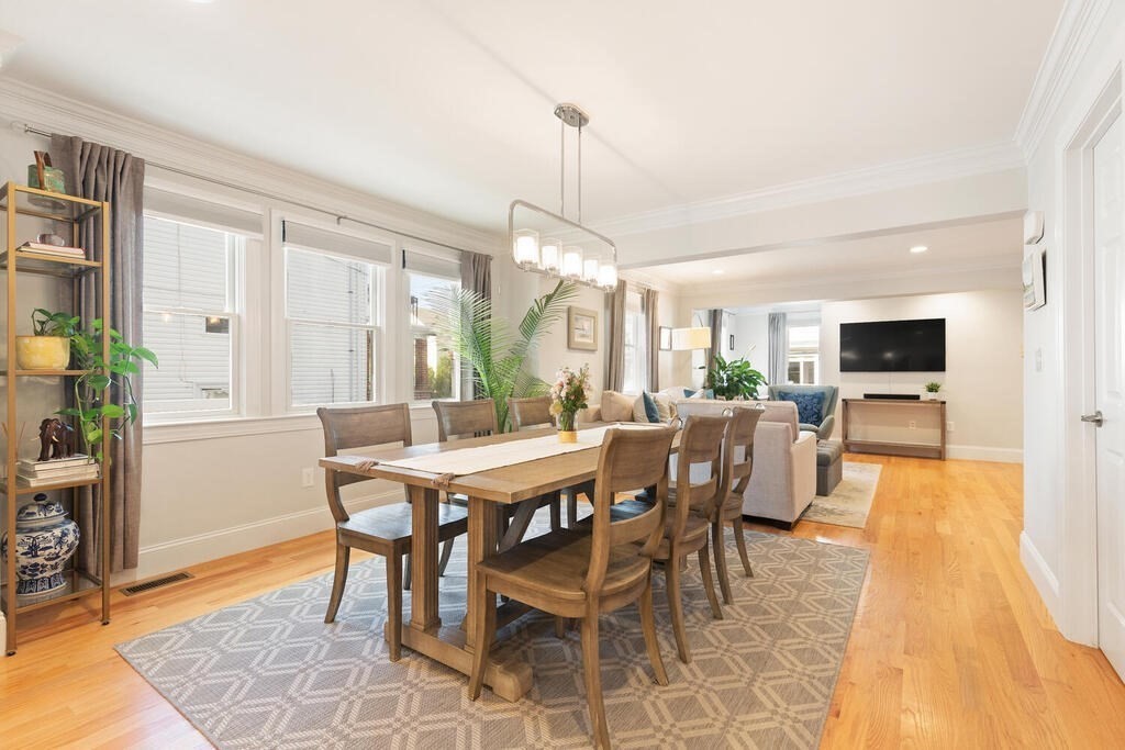 19 Foster Street, Unit 19 Arlington, MA 02474 - Photo 11 of 33 a view of a dining room with furniture