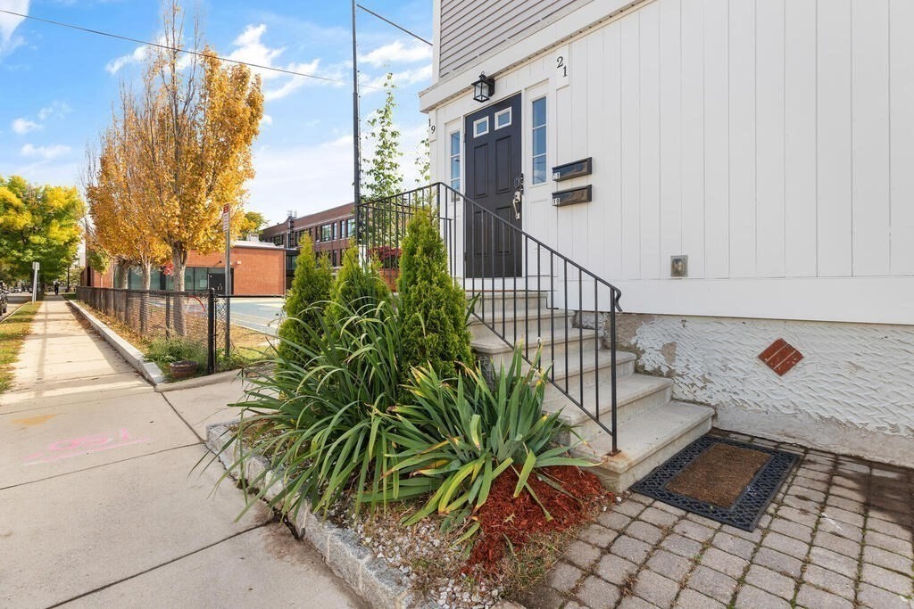 19 Foster Street, Unit 19 Arlington, MA 02474 - Photo 32 of 33