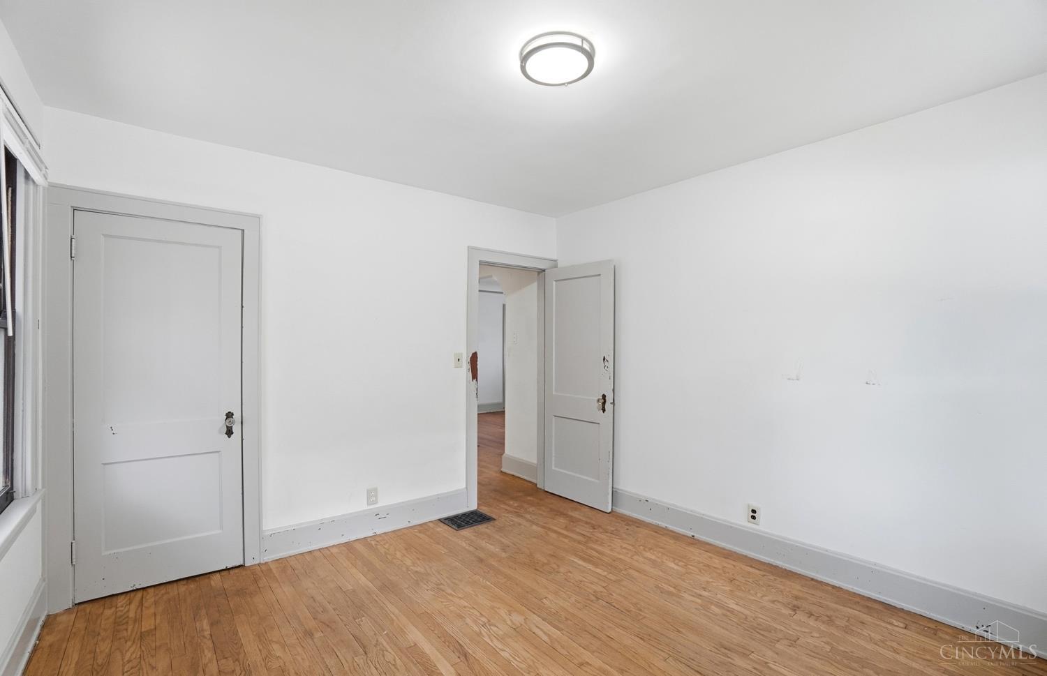 6644 Murray Road Cincinnati, OH 45227 - Photo 15 of 29
