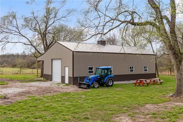 $535,000 | 15112 Northeast County Road 243, Adrian, MO 64720