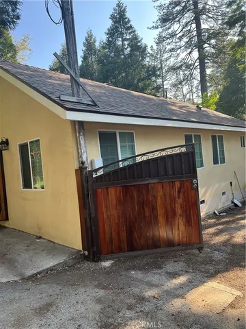 $2,200 | 690 Forest Shade Road, Crestline, CA 92325
