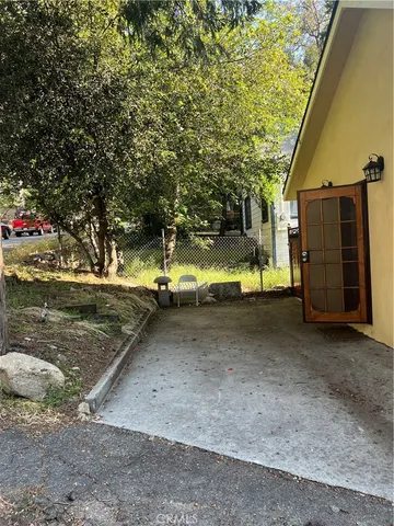 $2,200 | 690 Forest Shade Road, Crestline, CA 92325