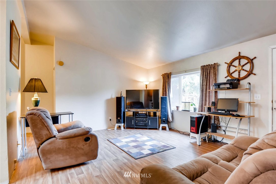 22308 North Forest Loop Road Granite Falls, WA 98252 - Photo 4 of 25 Gallery Image 4