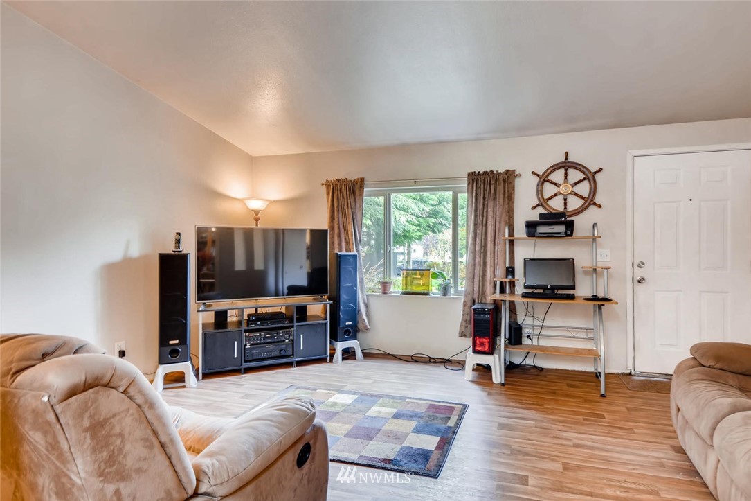 22308 North Forest Loop Road Granite Falls, WA 98252 - Photo 6 of 25 Gallery Image 6