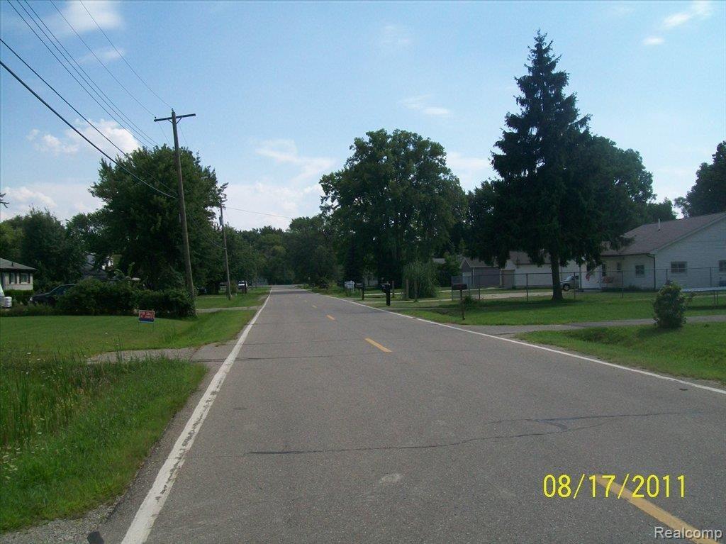 6871 Ball Road Romulus, MI 48174 - Photo 16 of 17 100_8077