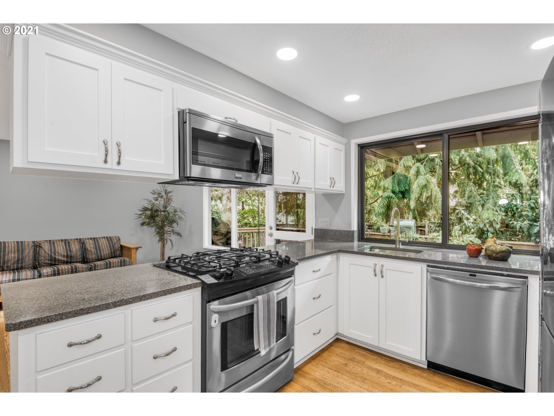 6065 Southwest Glenbrook Road Beaverton, OR 97007 - Photo 13 of 30 Gallery Image 13