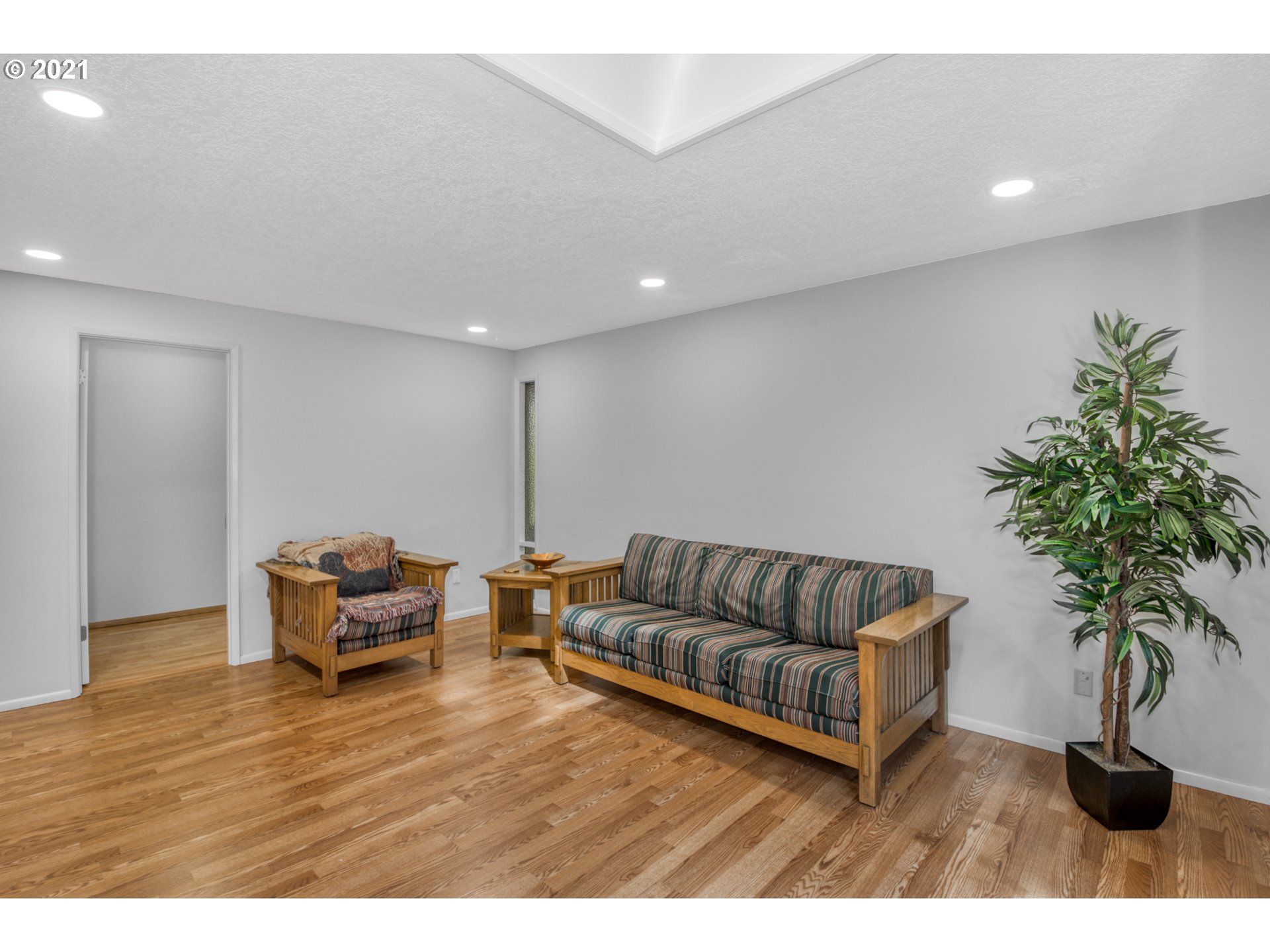 6065 Southwest Glenbrook Road Beaverton, OR 97007 - Photo 16 of 30 Gallery Image 16