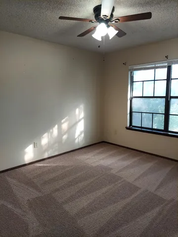 $995 | 1107 Broadway, Marble Falls, TX 78654