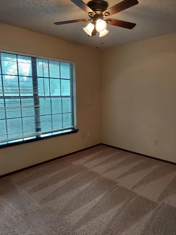 $995 | 1107 Broadway, Marble Falls, TX 78654