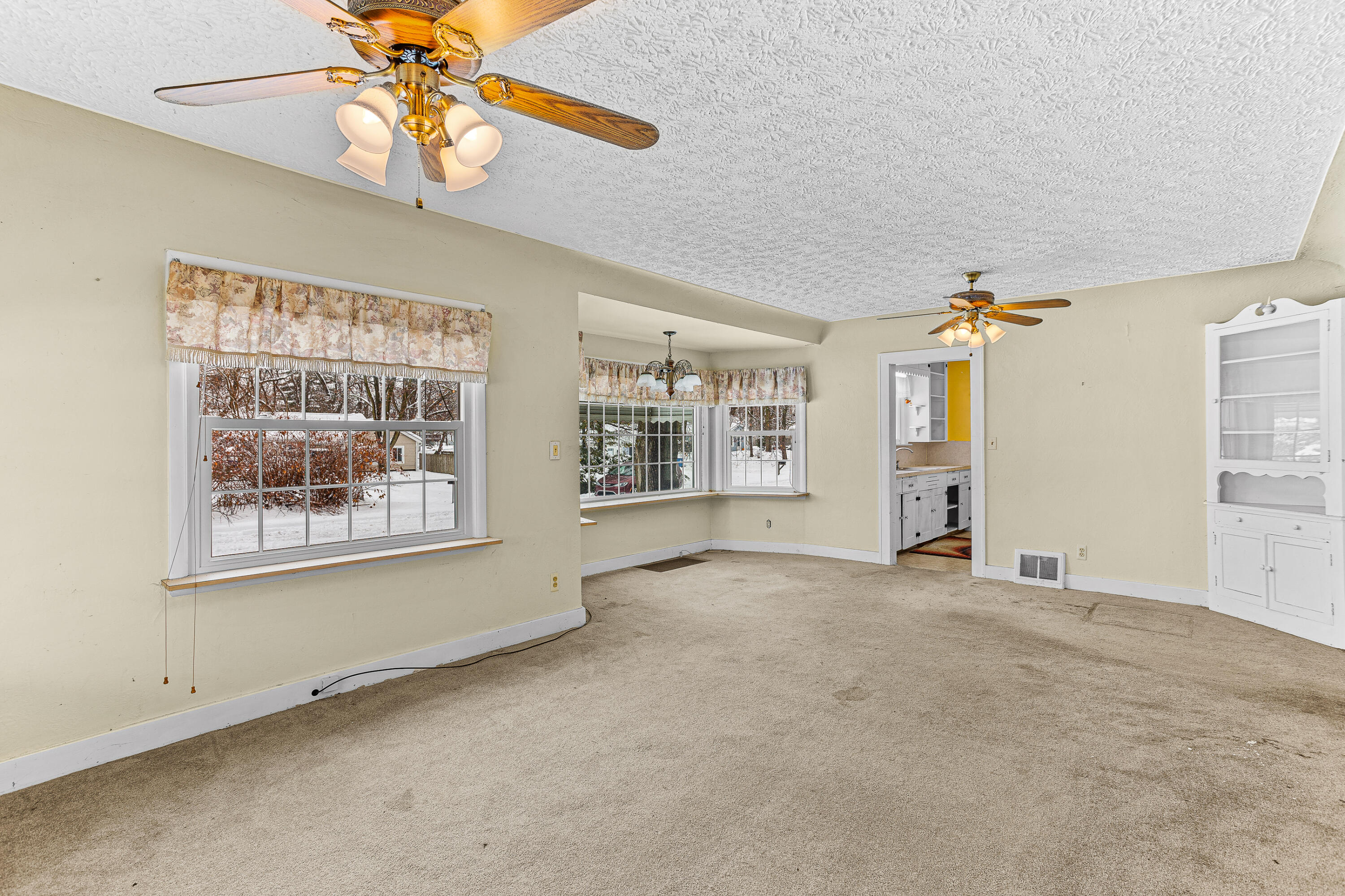 3303 Lexington Road Waterford, MI 48328 - Photo 11 of 46 IMG_0644