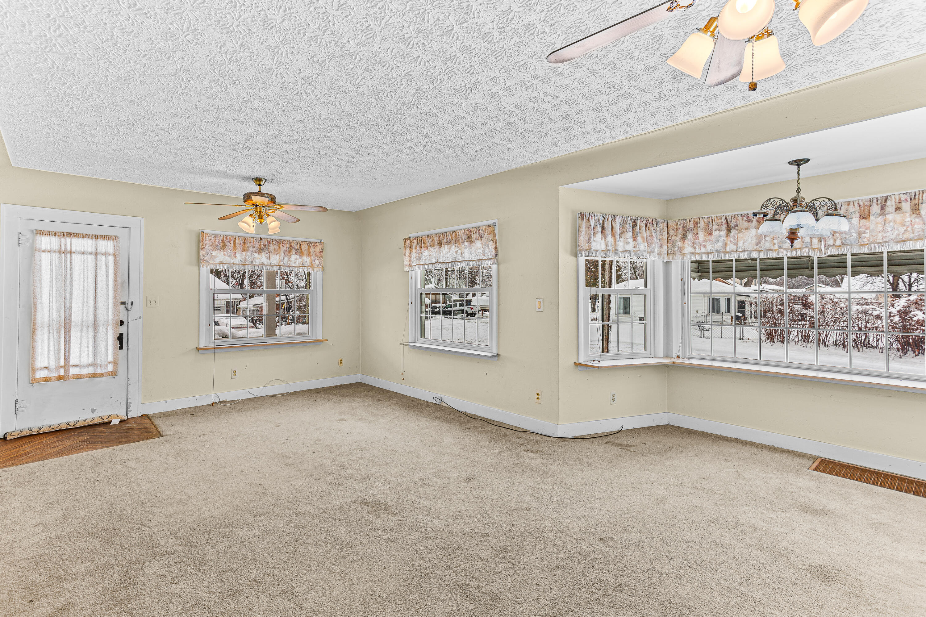 3303 Lexington Road Waterford, MI 48328 - Photo 12 of 46 IMG_0641