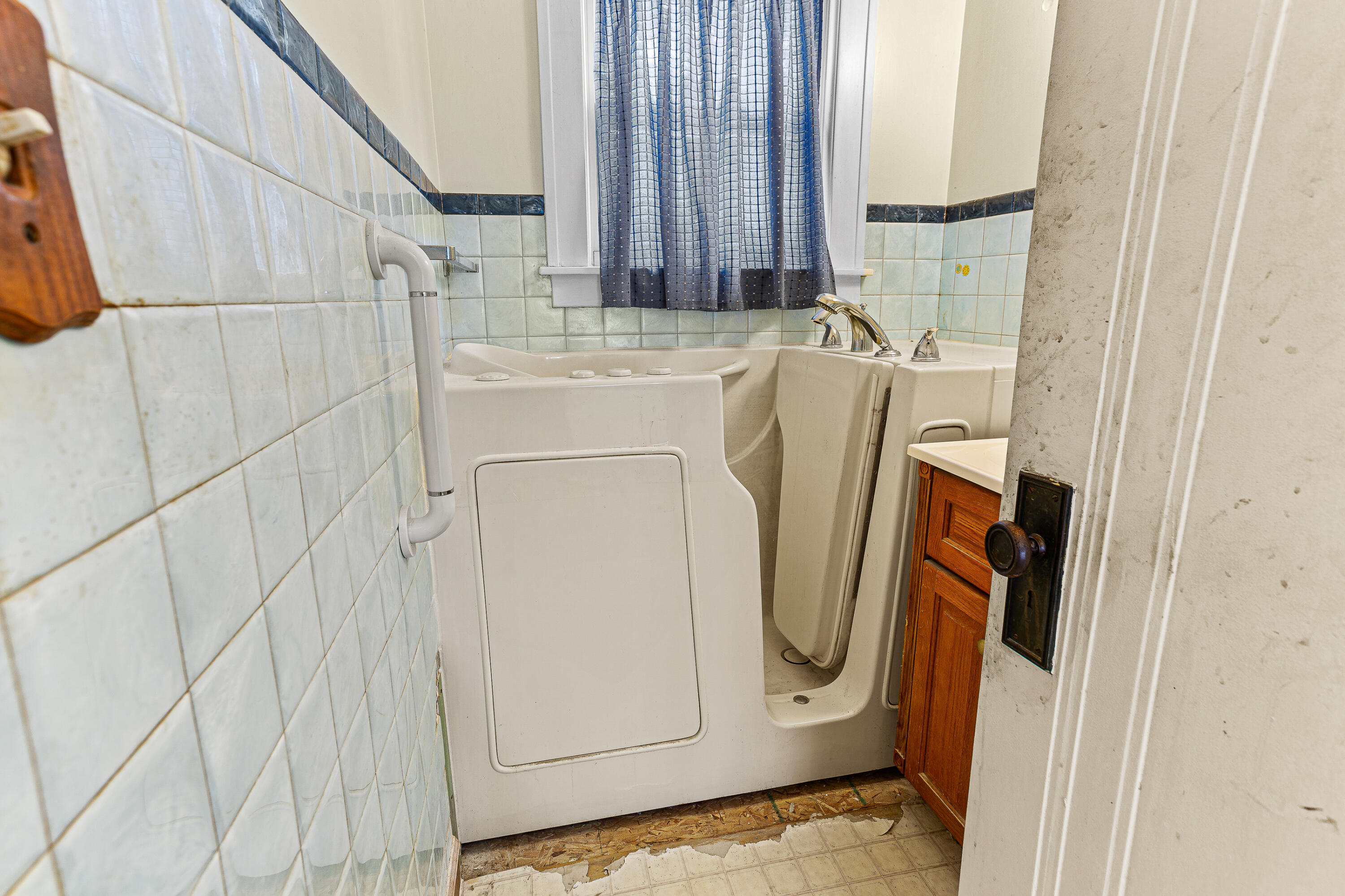 3303 Lexington Road Waterford, MI 48328 - Photo 19 of 46 IMG_0668