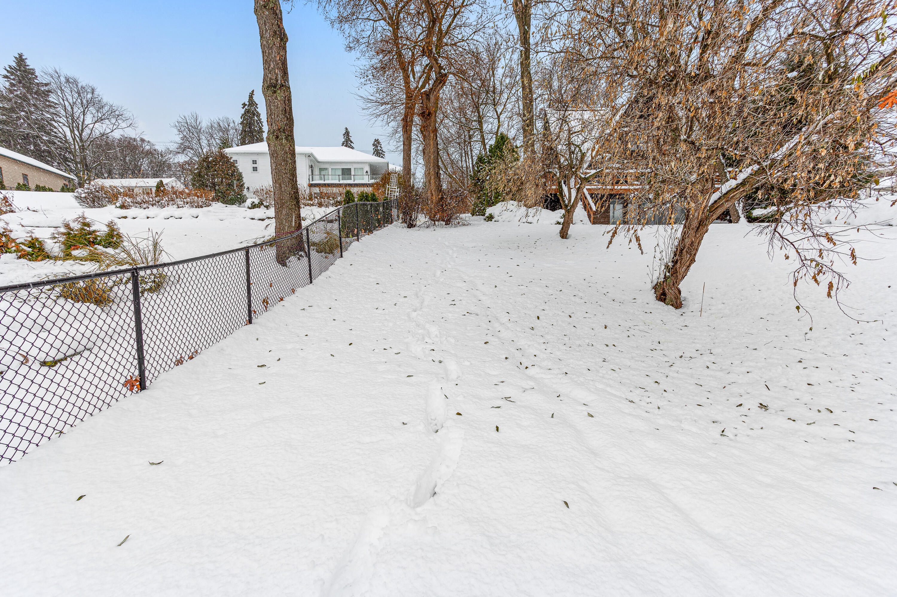 3303 Lexington Road Waterford, MI 48328 - Photo 45 of 46 IMG_0696