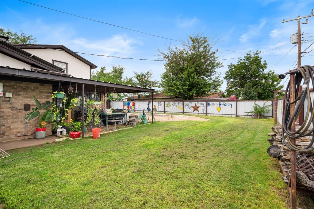 2200 Southeast 26th Avenue Mineral Wells, TX 76067 - Photo 25 of 28 a view of outdoor space