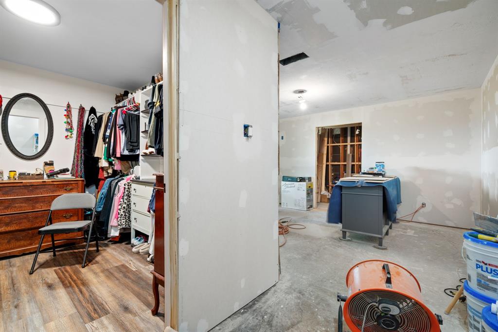 2200 Southeast 26th Avenue Mineral Wells, TX 76067 - Photo 10 of 28 a view of a room with gym equipment