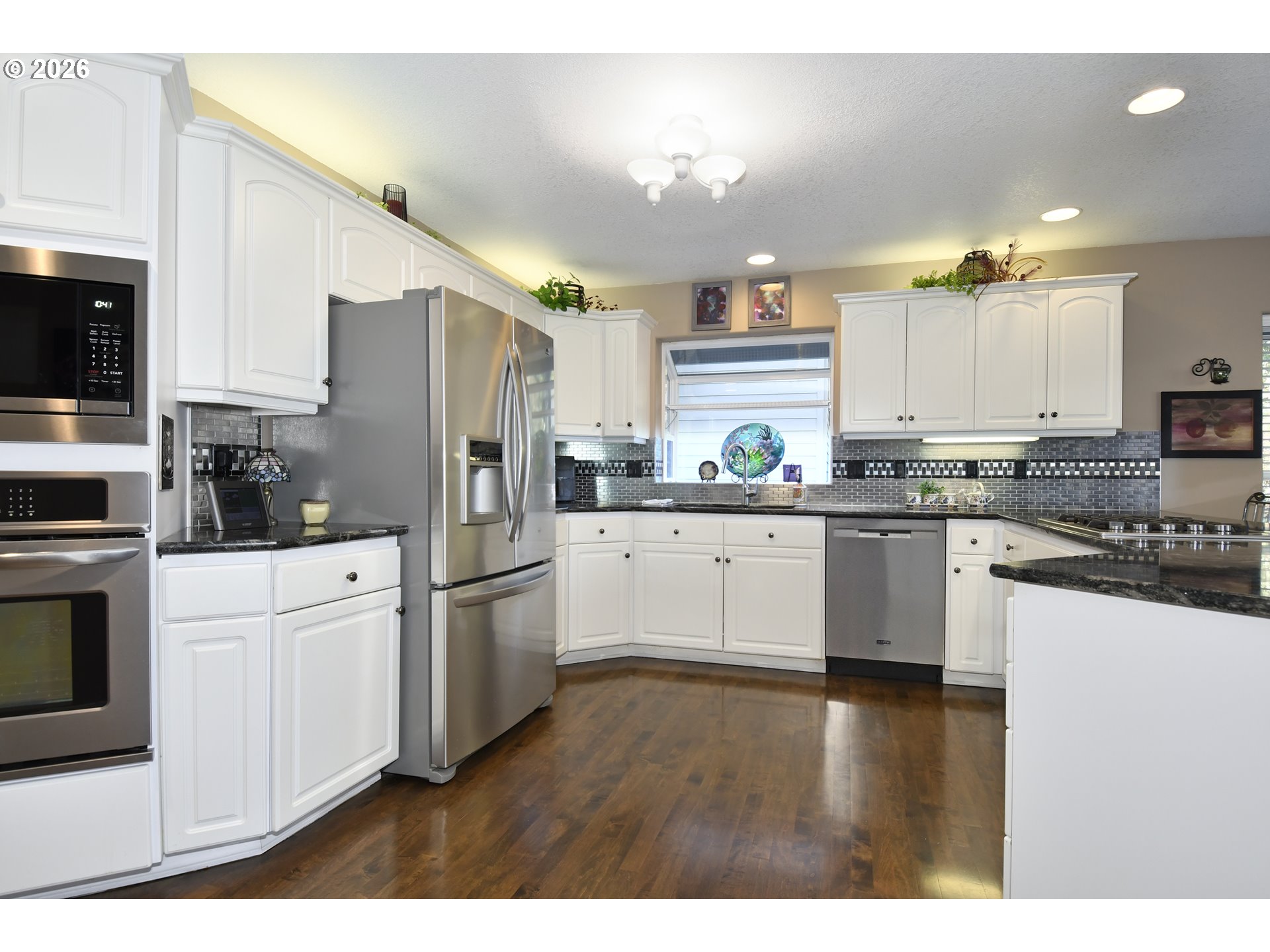 2581 Southeast Morlan Way Gresham, OR 97080 - Photo 2 of 25